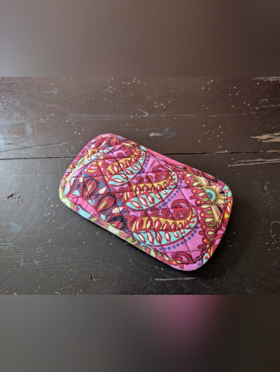 Vera Bradley Other - Vera Bradley 2014 Resort Medallion Paisley Cotton Eyeglass Case Retired Pattern